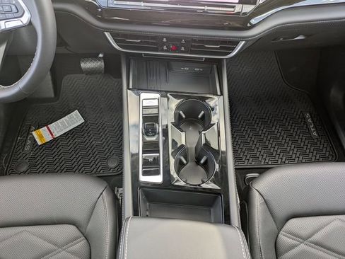New 2026 Volkswagen Atlas SE FWD image 25