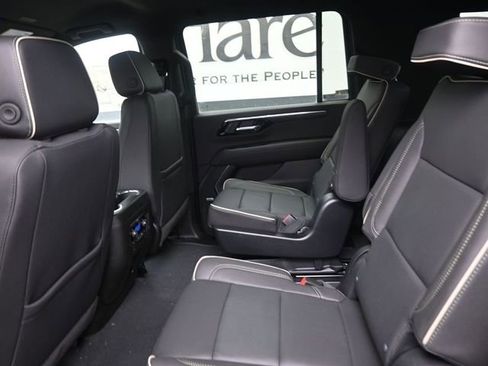 New 2025 Chevrolet Suburban Premier image 10