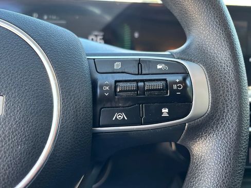 Used 2025 Kia K5 LXS FWD image 16