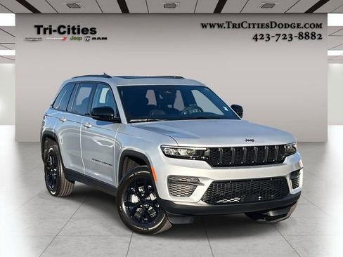 New 2025 Jeep Grand Cherokee Altitude image 1
