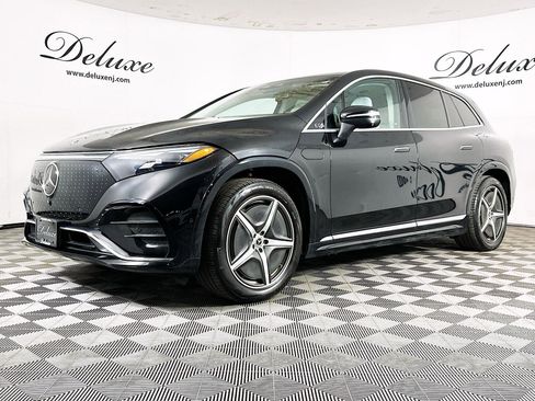 Used 2023 Mercedes-Benz EQS 580 4MATIC SUV image 3