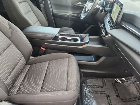 Used 2025 Chevrolet Equinox LT FWD image 19