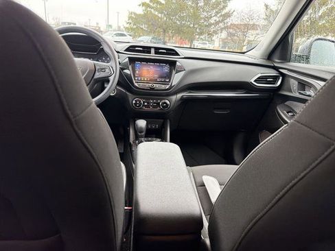 Used 2021 Chevrolet TrailBlazer LT w/ Convenience Package image 43
