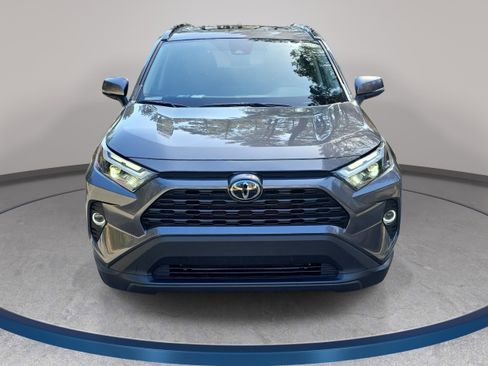 Used 2025 Toyota RAV4 XLE w/ Convenience Package image 2