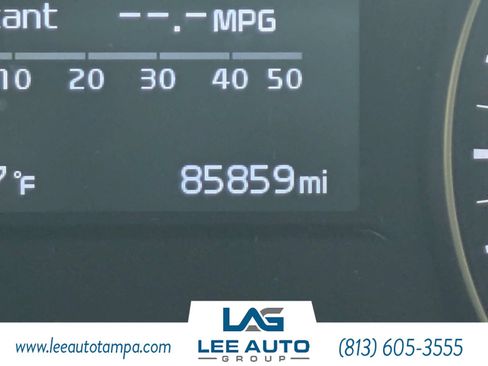 Used 2017 Kia Cadenza Premium w/ Luxury Package FWD image 25