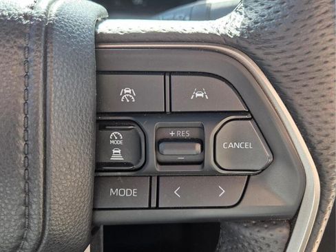 Used 2025 Toyota Tacoma TRD Off-Road AWD/4WD image 32