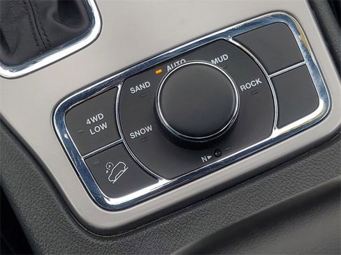 Used 2021 Jeep Grand Cherokee Limited image 27