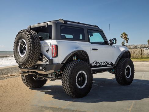 Used 2023 Ford Bronco Badlands w/ Sasquatch Package AWD/4WD image 5