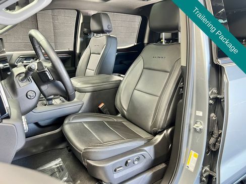 Used 2025 GMC Sierra 1500 Denali AWD/4WD image 5