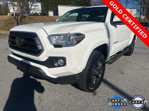 Certified 2022 Toyota Tacoma SR5 image 4
