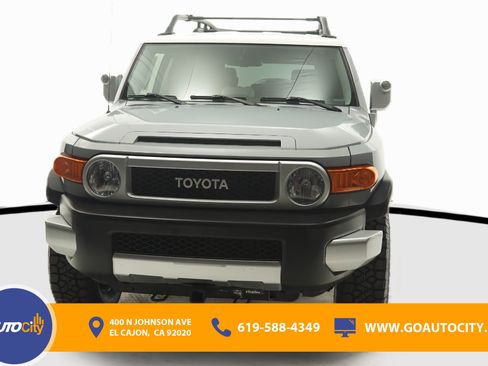Used 2014 Toyota FJ Cruiser 4WD w/ Convenience Package image 4