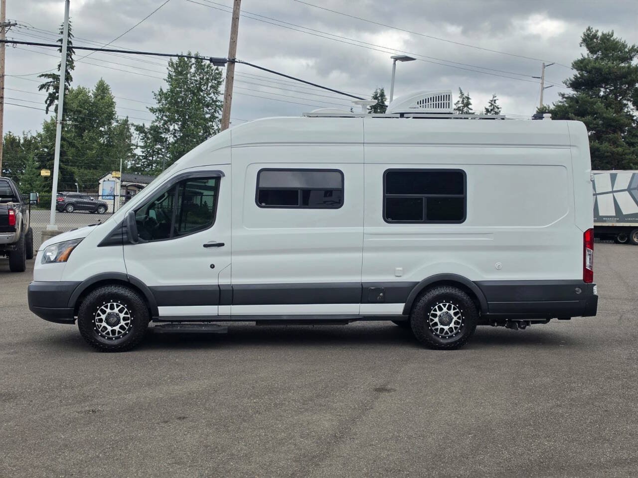 Used 2017 Ford Transit 250 148 High Roof Extended RWD image 3