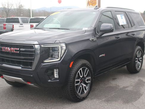 Used 2023 GMC Yukon AT4 w/ AT4 Premium Package image 3
