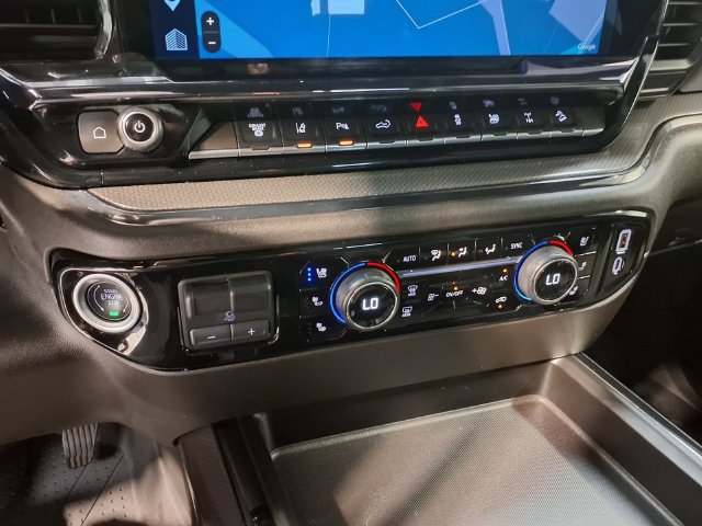 Used 2024 Chevrolet Silverado 2500 ZR2 w/ Technology Package AWD/4WD image 18