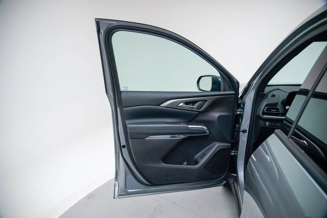 Used 2026 Chevrolet Traverse LT AWD/4WD image 14