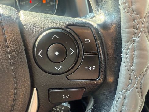 Used 2018 Toyota RAV4 Limited image 16