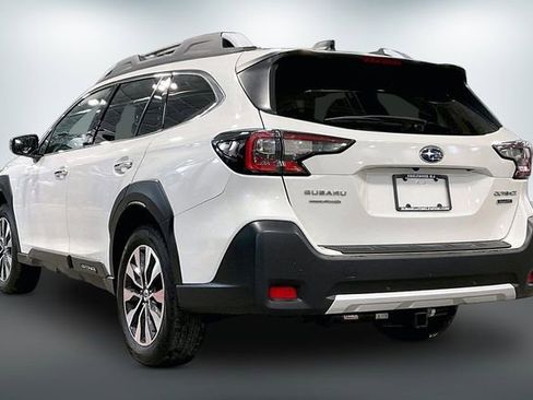 Used 2023 Subaru Outback Touring AWD/4WD image 12