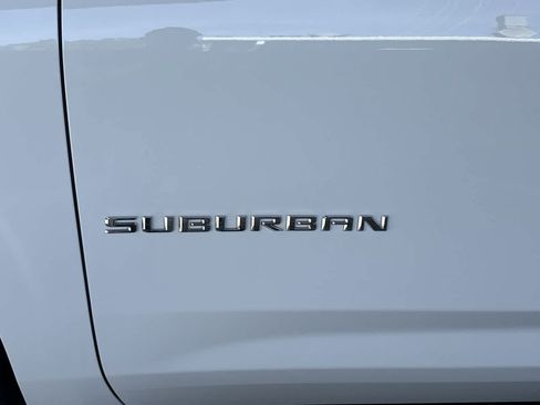Used 2024 Chevrolet Suburban Premier RWD image 10