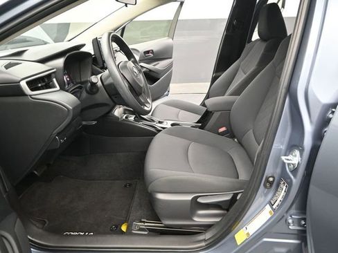 Used 2022 Toyota Corolla LE image 12