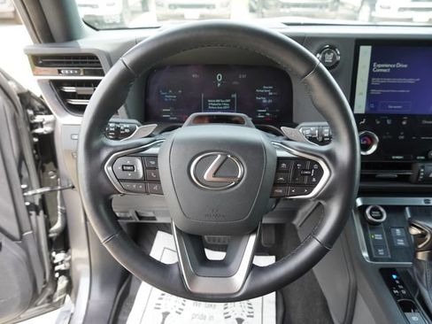 Used 2024 Lexus GX 550 w/ Accessory Package (2T) AWD/4WD image 29