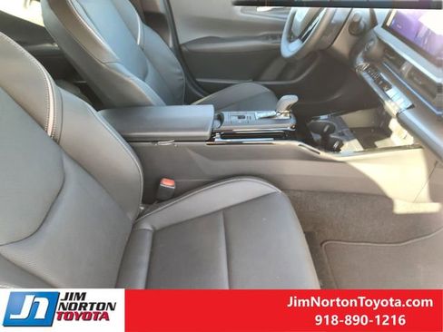 Used 2025 Toyota Prius Limited image 15