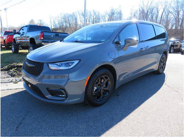 Used 2022 Chrysler Pacifica Touring-L w/ S Appearance Package FWD image 1