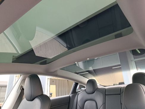 Used 2023 Tesla Model 3 Performance image 29