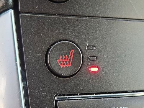 Used 2019 Ford Edge Titanium image 28