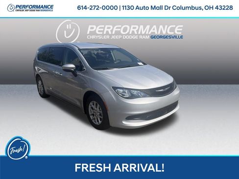 Used 2023 Chrysler Voyager LX FWD image 1