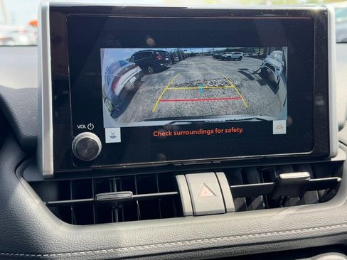 Used 2025 Toyota RAV4 XLE image 20