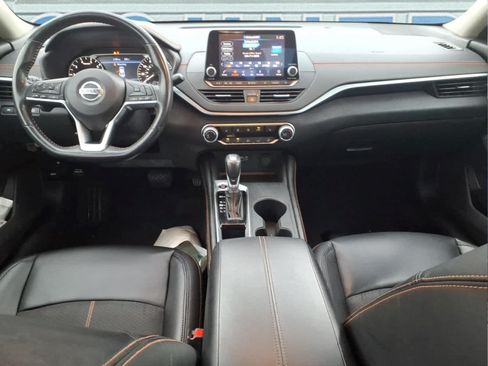 Used 2022 Nissan Altima 2.5 SR w/ Midnight Edition Package FWD image 15