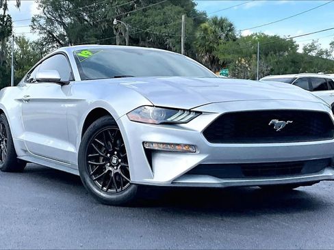 Used 2019 Ford Mustang Coupe RWD image 2