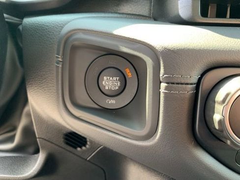 New 2025 Jeep Gladiator Mojave image 17