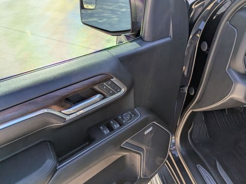 Used 2023 GMC Sierra 1500 SLT image 12