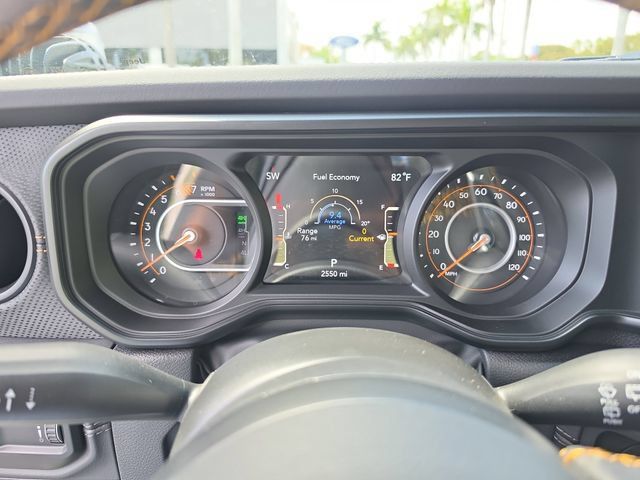 Used 2025 Jeep Wrangler Unlimited Rubicon 392 AWD/4WD image 21