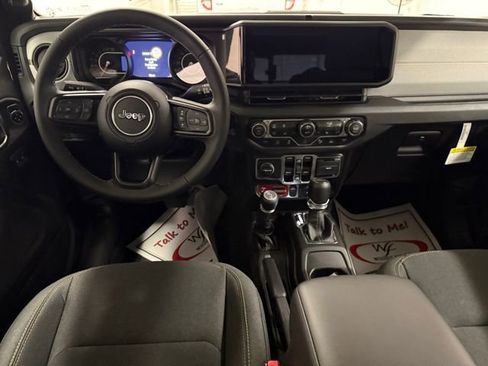 New 2025 Jeep Gladiator Willys image 16