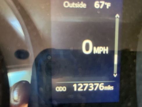 Used 2018 Toyota Camry LE FWD image 10