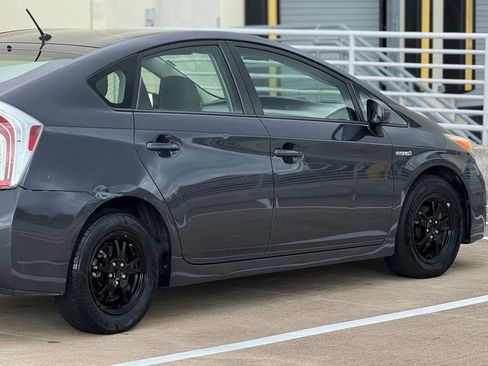 Used 2015 Toyota Prius Two FWD image 9