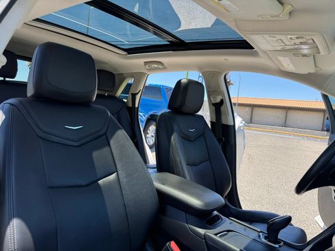Used 2018 Cadillac XT5 Luxury w/ Driver Awareness Package FWD image 18