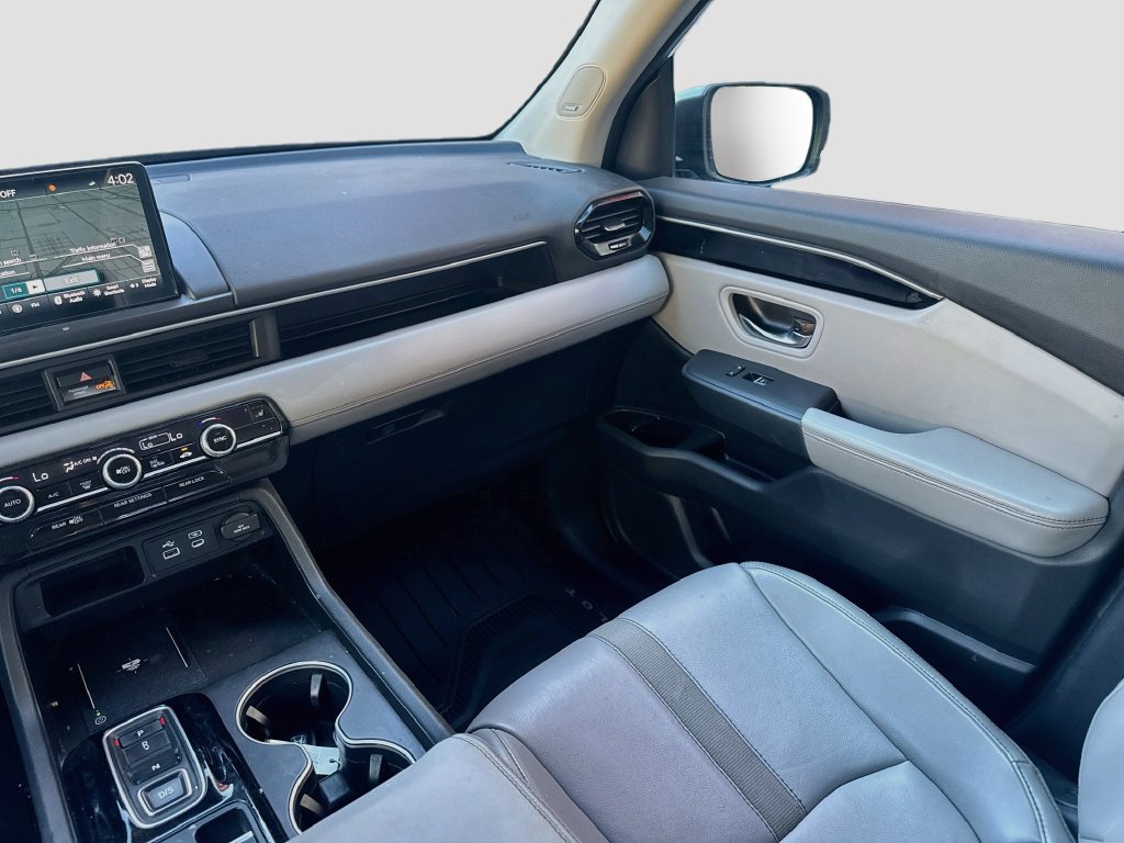 Used 2025 Honda Pilot Touring image 24