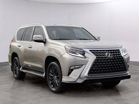 Used 2021 Lexus GX 460 Premium w/ Accessory Package image 3