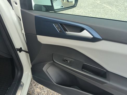 Certified 2022 Volkswagen Taos SE FWD image 33