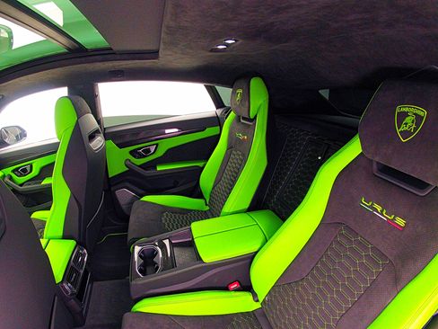 Used 2022 Lamborghini Urus AWD/4WD image 21