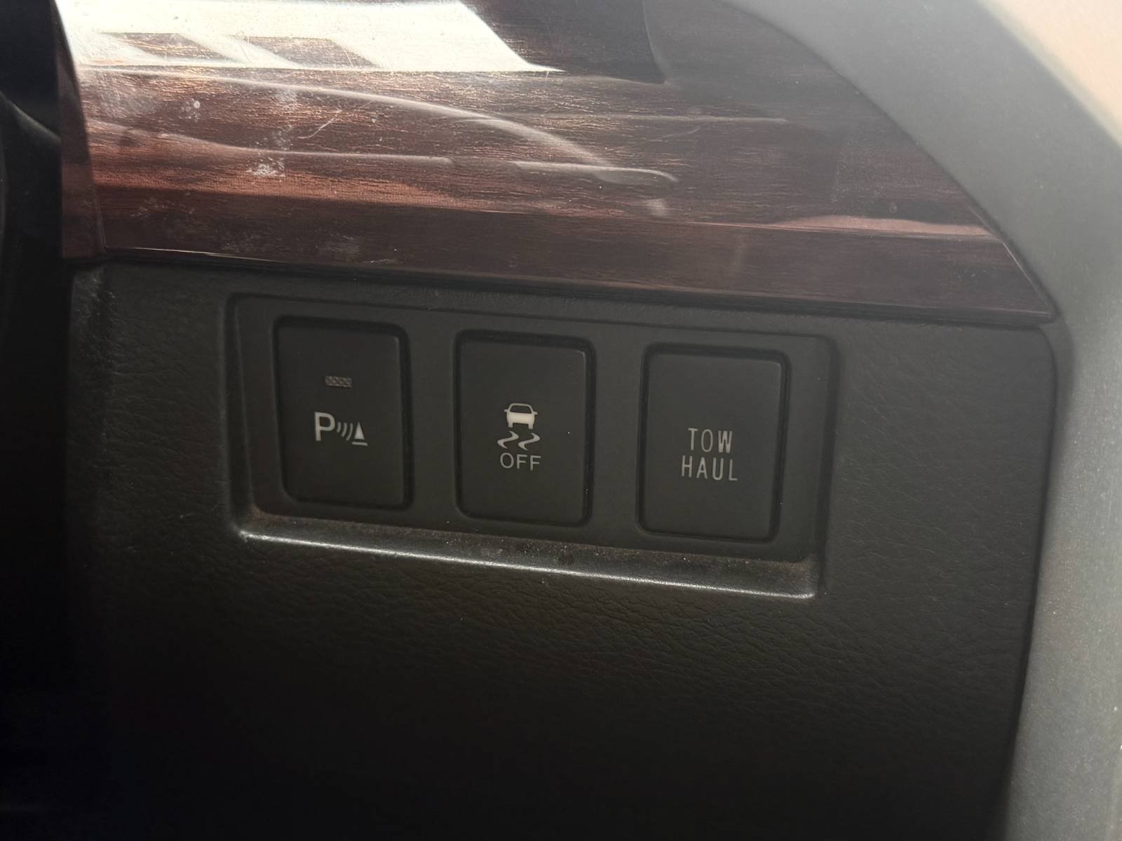 Used 2014 Toyota Tundra Limited w/ Limited Premium Package AWD/4WD image 32