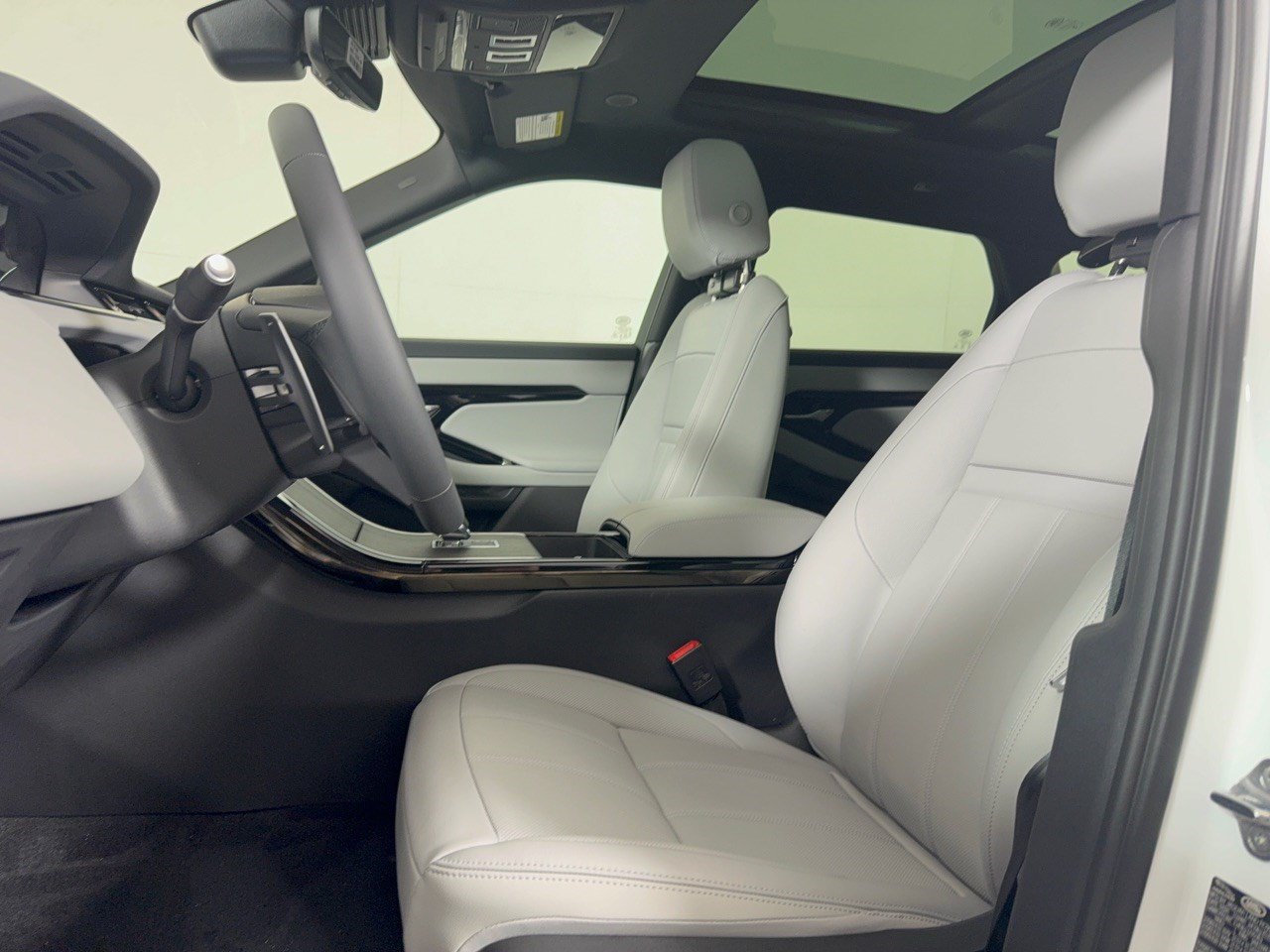 New 2026 Land Rover Range Rover Evoque S AWD/4WD image 5