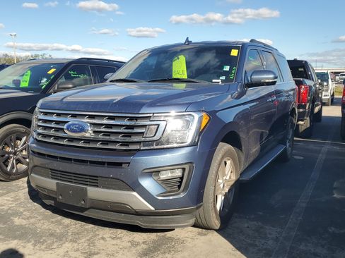 Used 2020 Ford Expedition XLT w/ Equipment Group 202A image 3