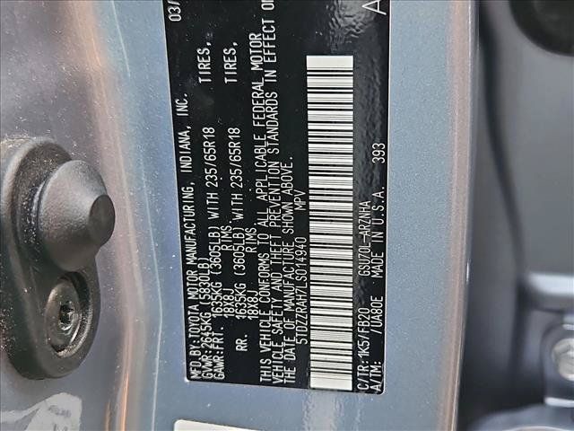 Used 2020 Toyota Highlander LE FWD image 16