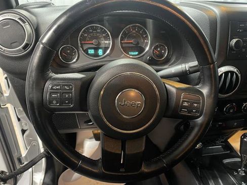 Used 2015 Jeep Wrangler Unlimited Sahara w/ Connectivity Group image 20