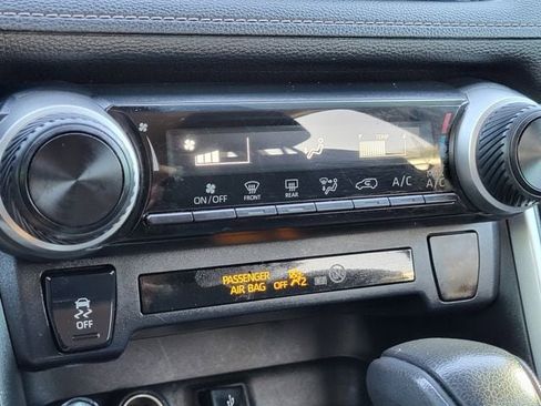 Used 2020 Toyota RAV4 LE image 14