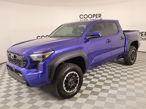 Used 2025 Toyota Tacoma TRD Off-Road image 10